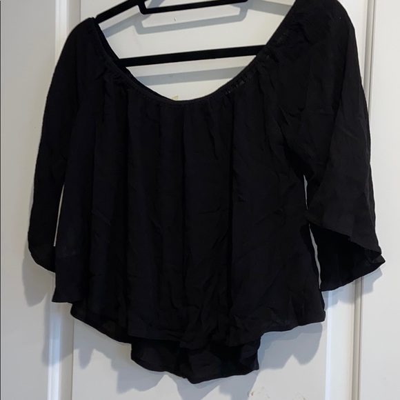 Off the shoulder flowy shirt Black Sz M NWT TOBI - Picture 4 of 5